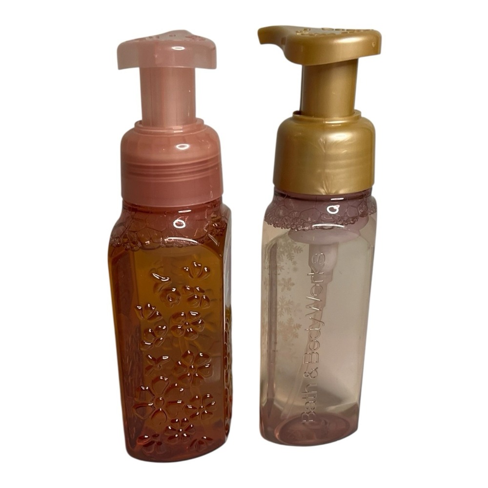Bath & Body Works Strawberry Pound Cake Snowflake Foaming Liquid Hand Soap Wash - Picture 6 of 6